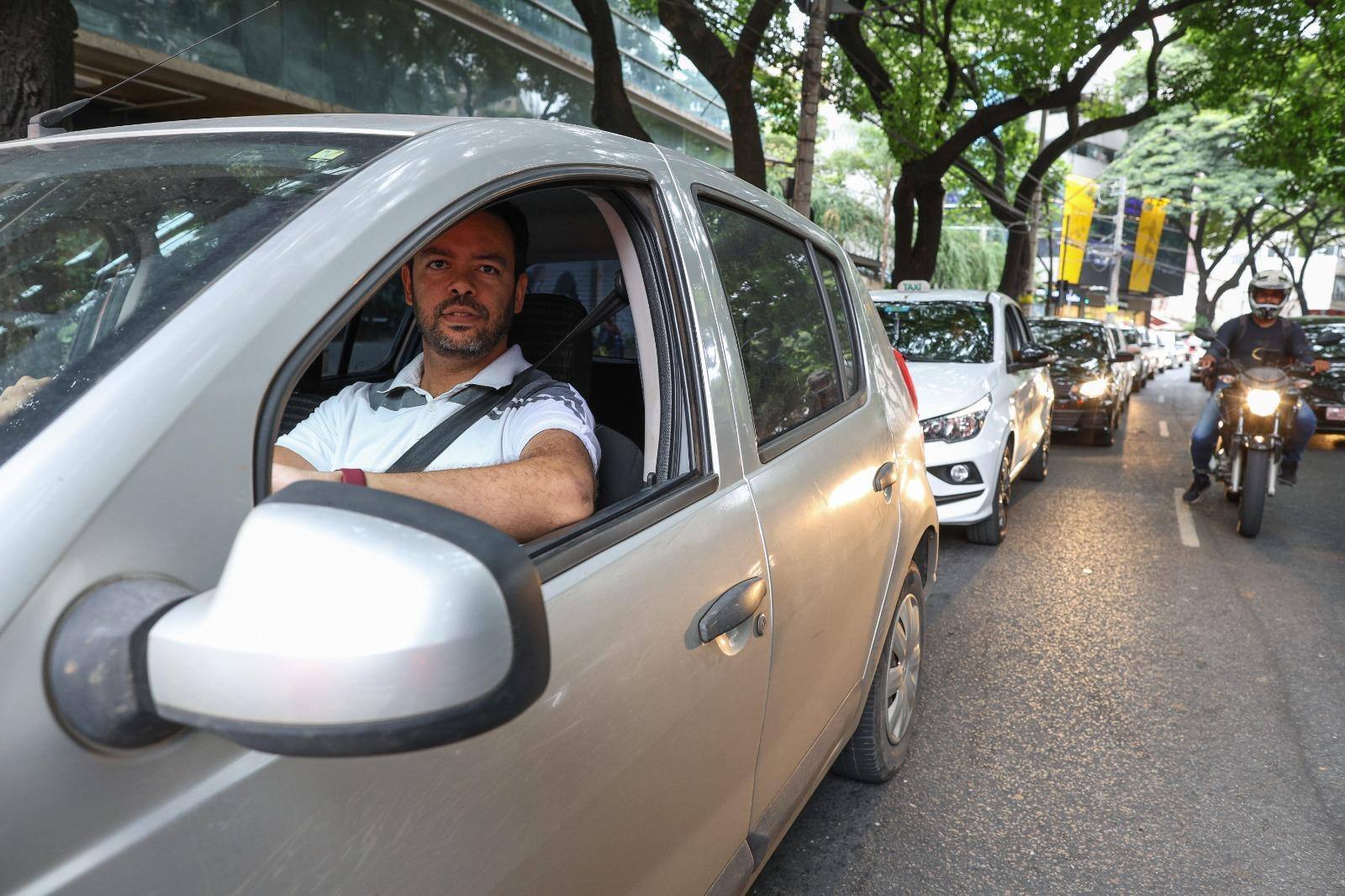 Relações-públicas Thales Cecilio, de 35 anos, demora uma hora e meia para chegar ao trabalho