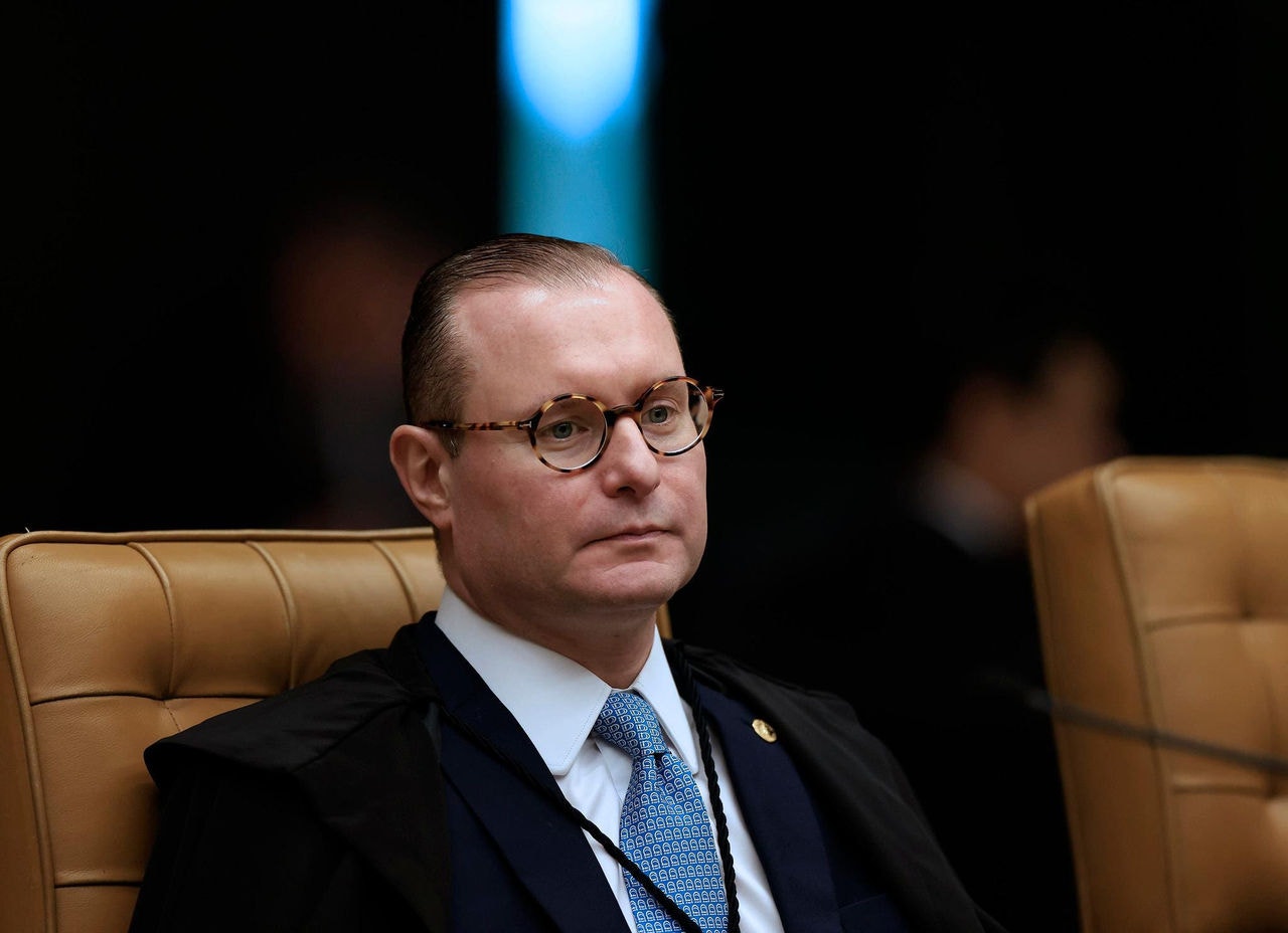 Ministro Cristiano Zanin marcou o julgamento de mais um grupo da denúncia da PGR