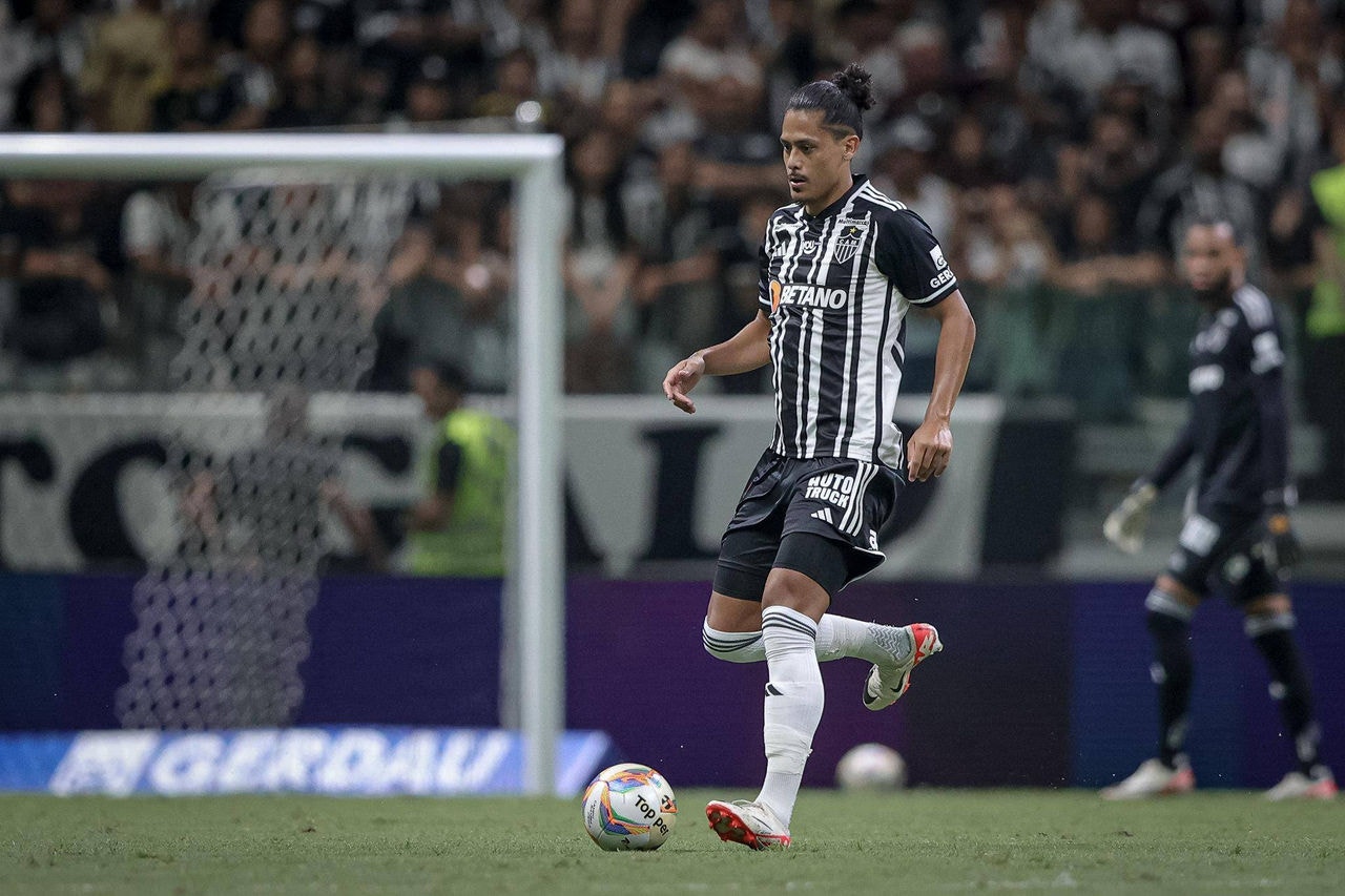 Maurício Lemos em ação pelo Atlético; jogador já tem tudo acertado com o São Paulo