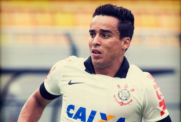 Jadson está emprestado ao Corinthians pelo São Paulo