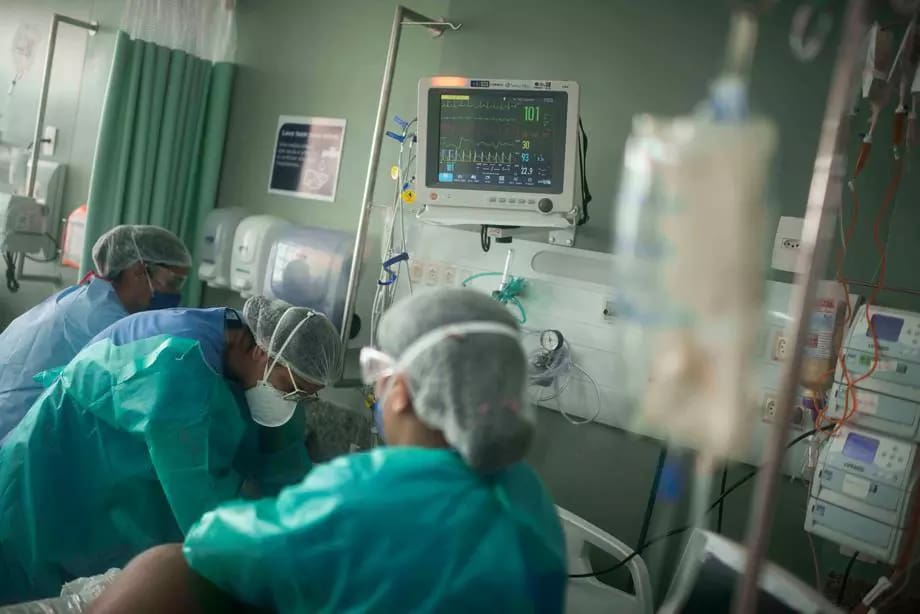 Doentes com problemas respiratórios voltam a lotar hospitais