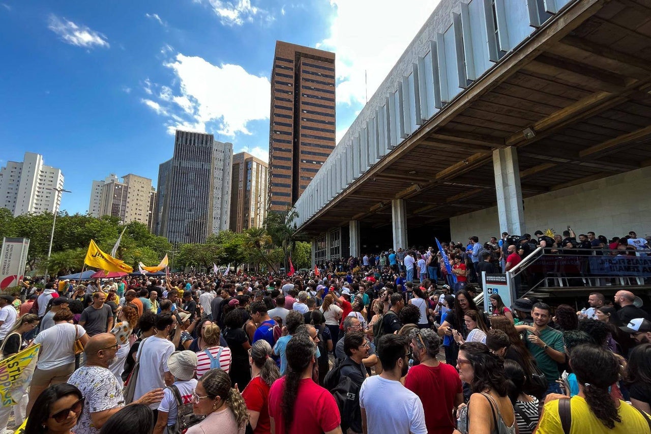 Na imagem, manifestação dos servidores públicos contra o RRF