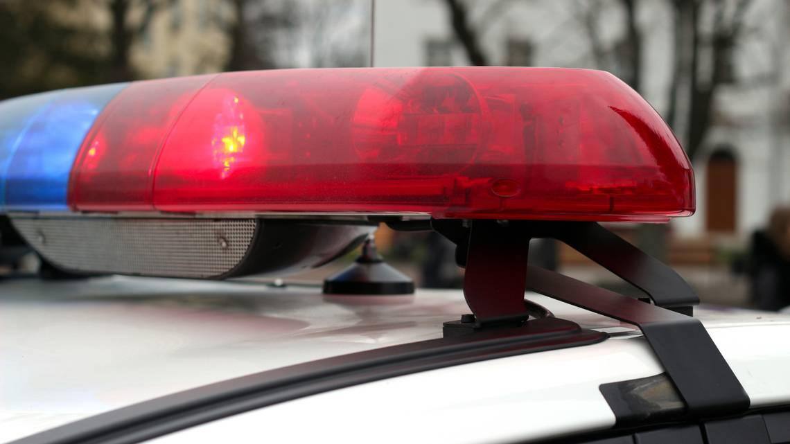 Norte-americana é detida após atropelar o próprio filho; polícia acredita que evento foi acidental