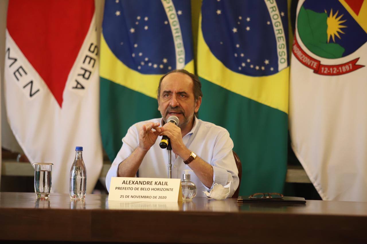 Kalil diz que a prefeitura de BH tem caixa confortável para adquirir vacina contra a Covid-19 se necessário
