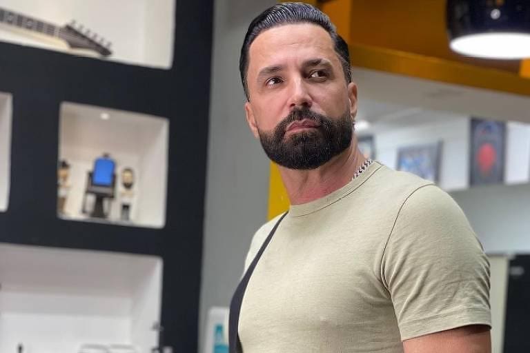 Latino, cantor