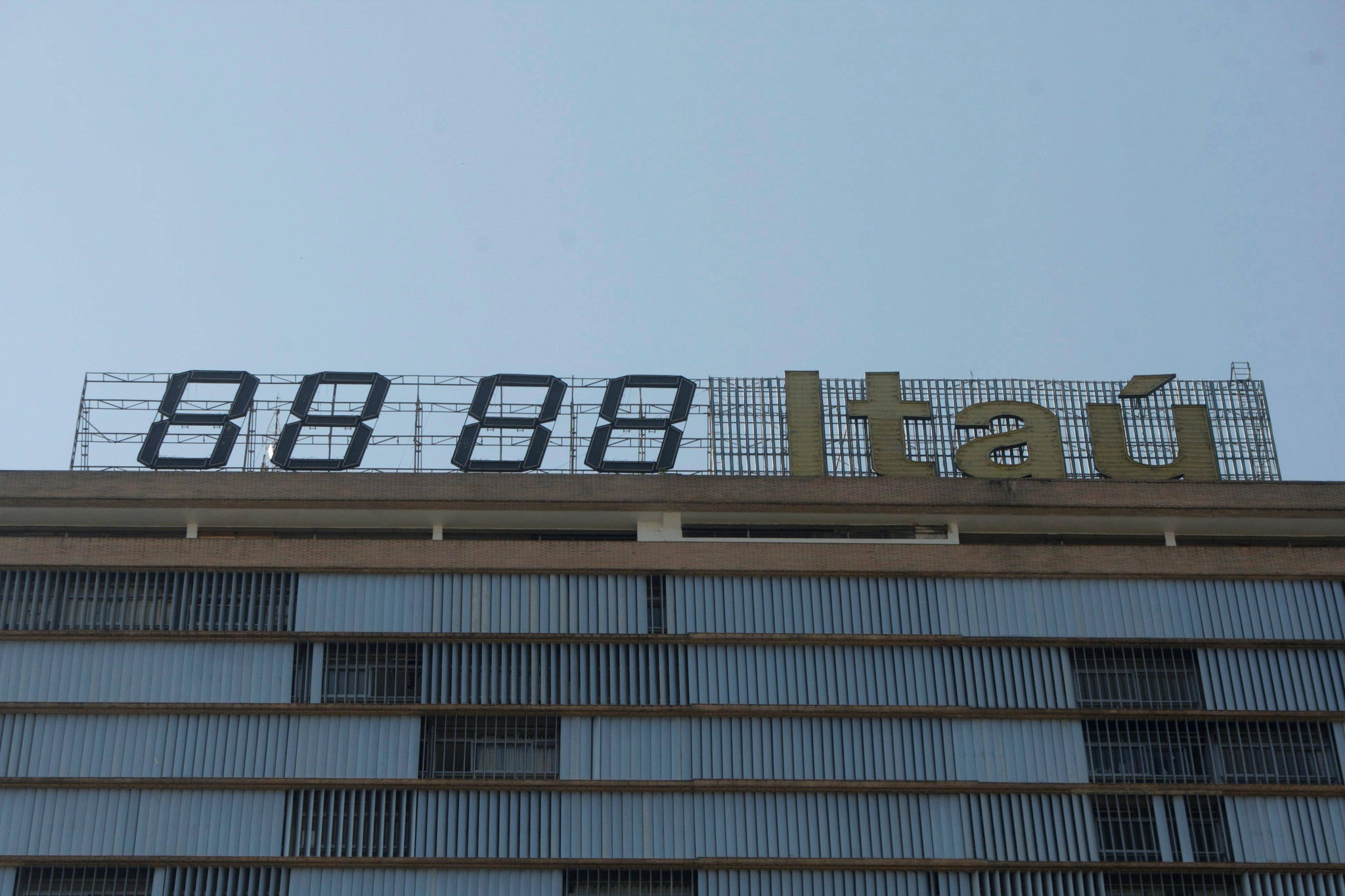 Agência do Itaú foi multada em R$ 144 mil por conta de irregularidades
