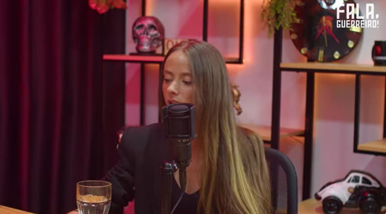 Bruna Muratori em entrevista a podcast