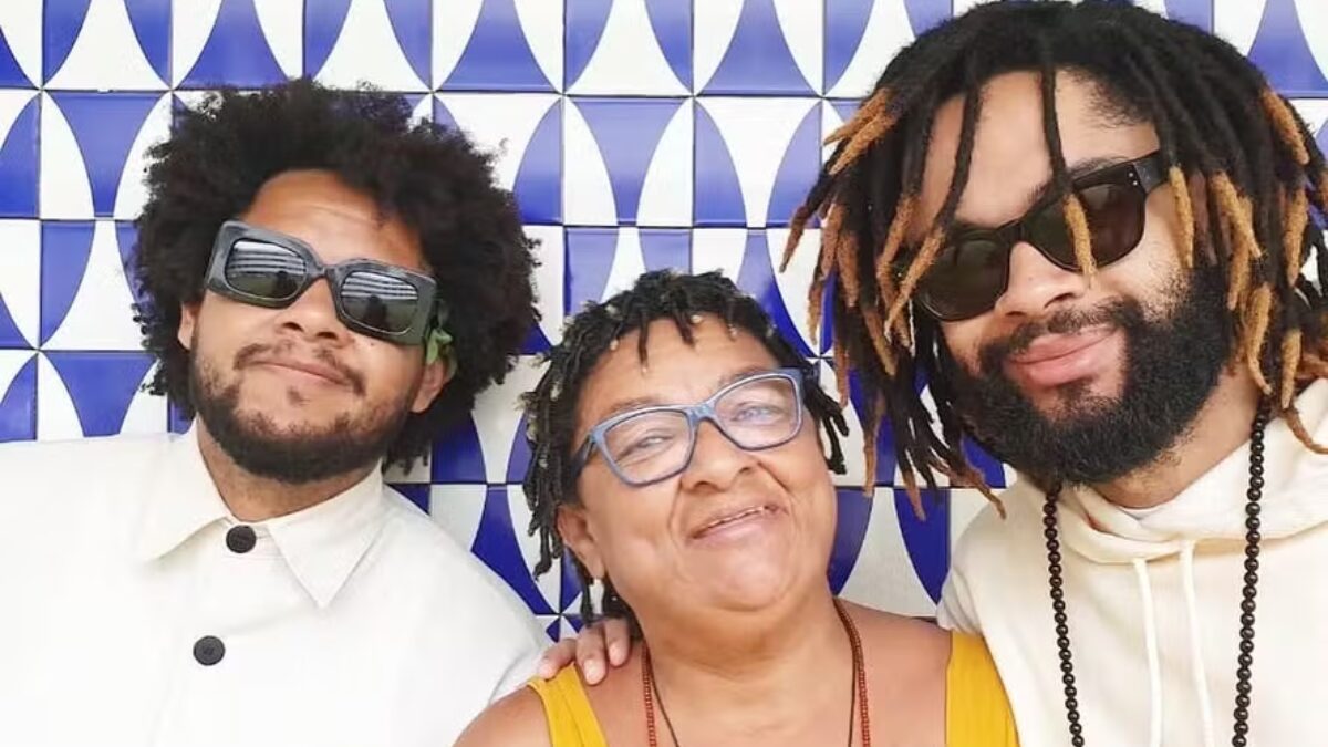Emicida, Dona Jacira e Fióti