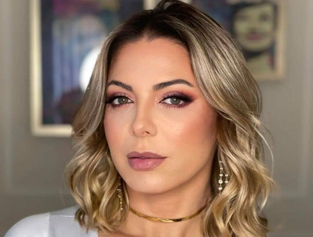 Solteira, Sheila Mello faz reclamação sobre homens: “ando sem paciência”