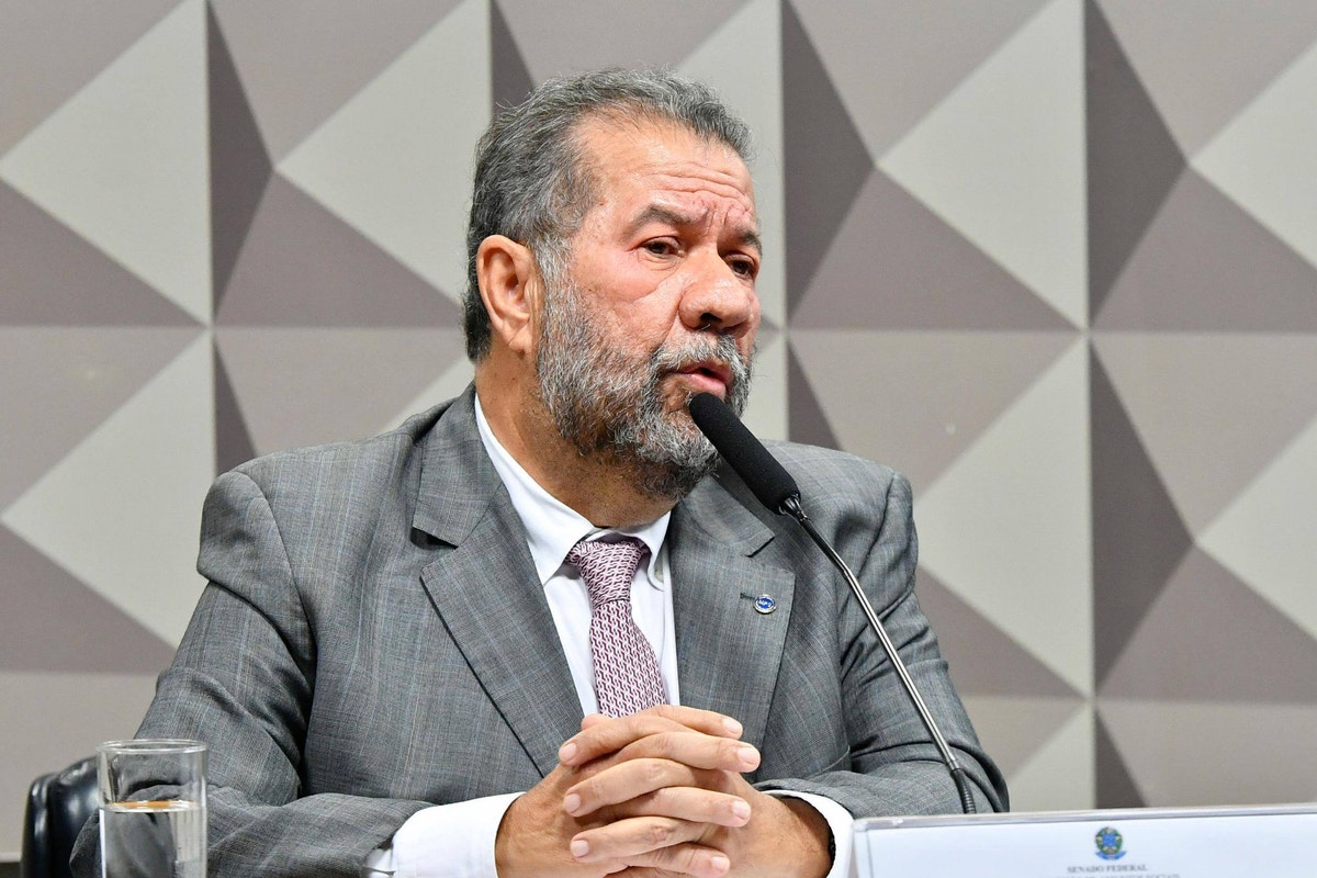 Carlos Lupi