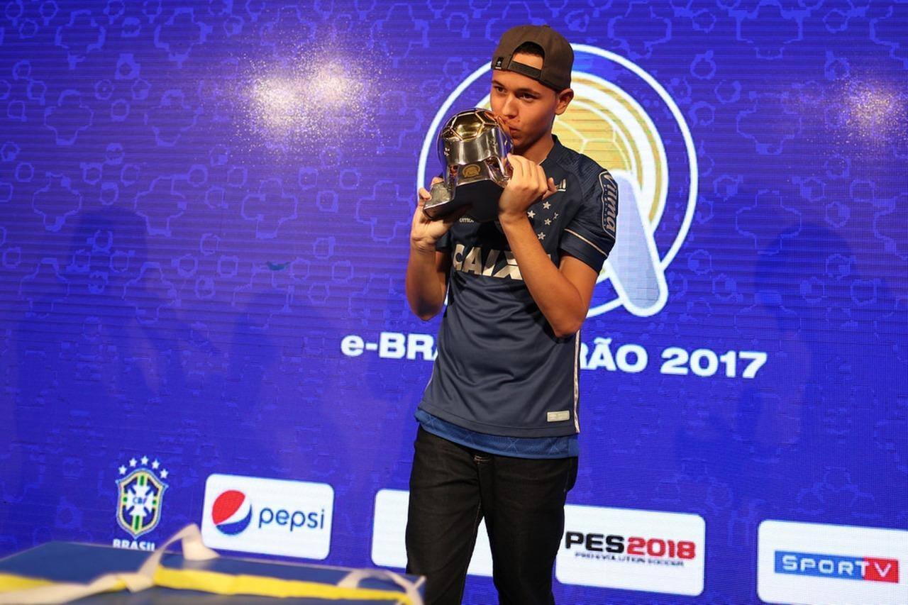 Assim como conquistou o bicampeonato da Copa do Brasil, neste ano, o Cruzeiro pode ser bicampeão nacional no futebol virtual com Henrykinho
