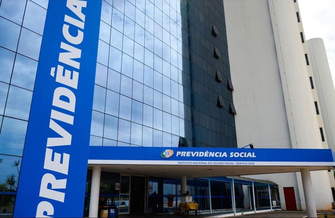 O INSS deverá colocar o aplicativo Meu INSS como canal para que os aposentados e pensionistas registrem o pedido de restituição