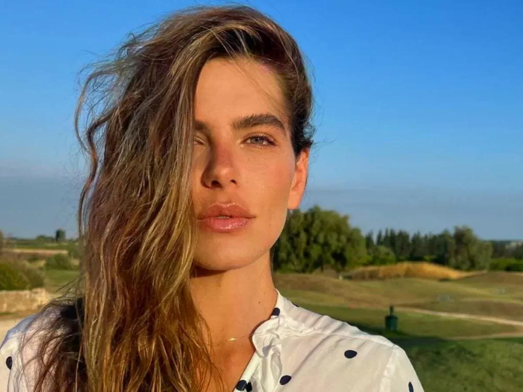 Ao natural, Mariana Goldfarb exibe beleza surreal na web: “Musa”