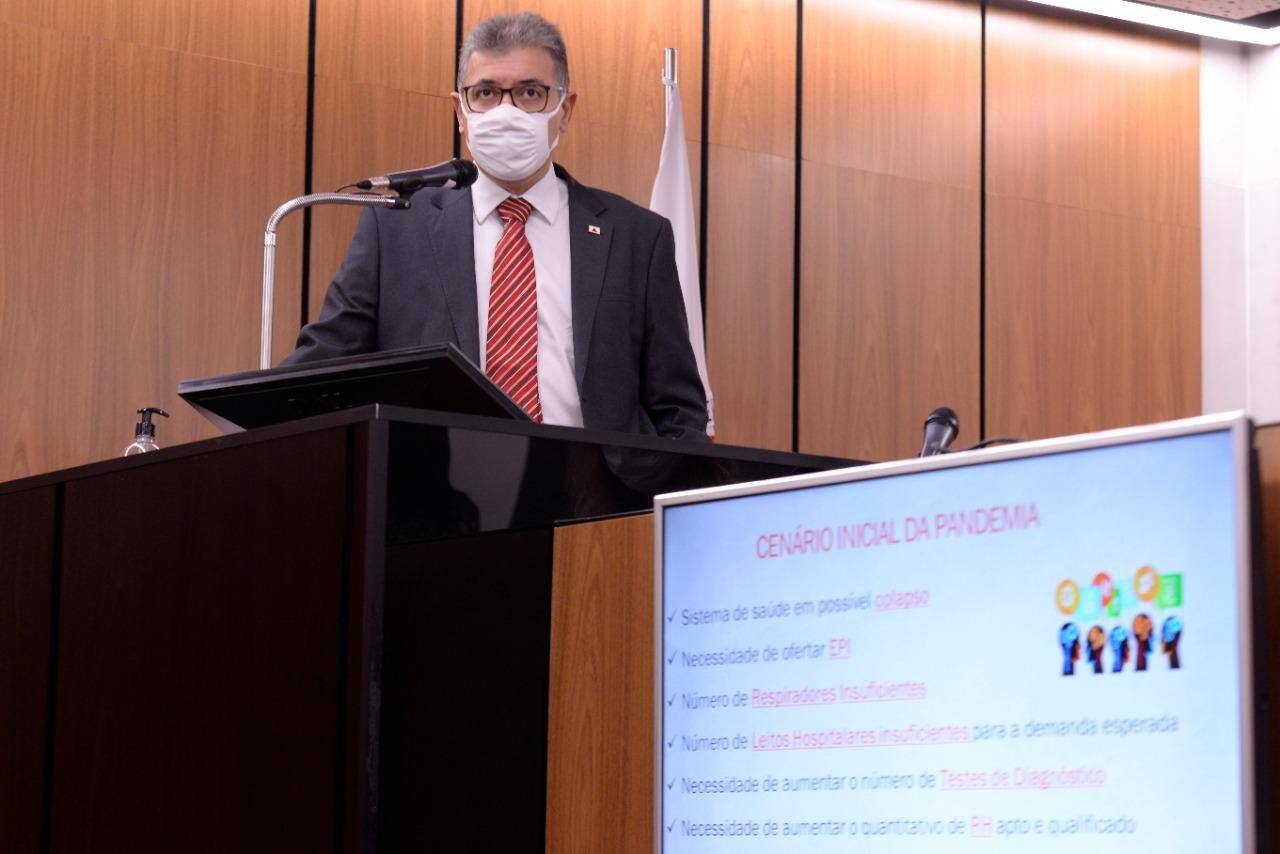 Secretário de Saúde de Minas Gerais, Carlos Amaral, durante apresentação na ALMG.