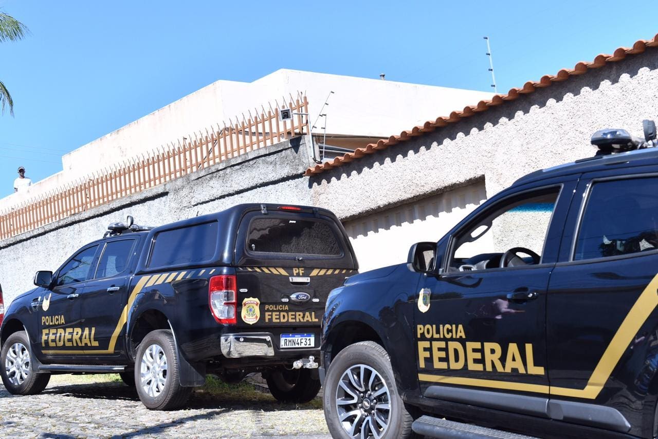 Polícia Federal cumpriu mandados de busca e apreensão da garagem da Saritur