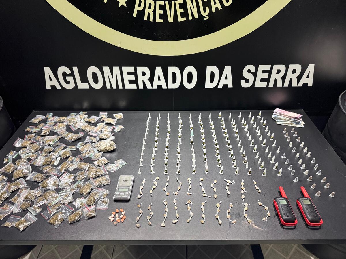Dupla tentou fugir, mas foi capturada pelos militares 