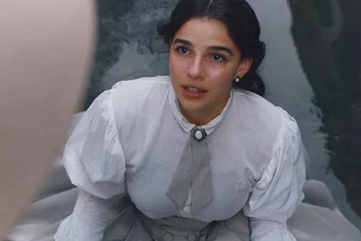 Pilar (Gabriela Medvedovski), personagem de 'Nos Tempos do Imperador'