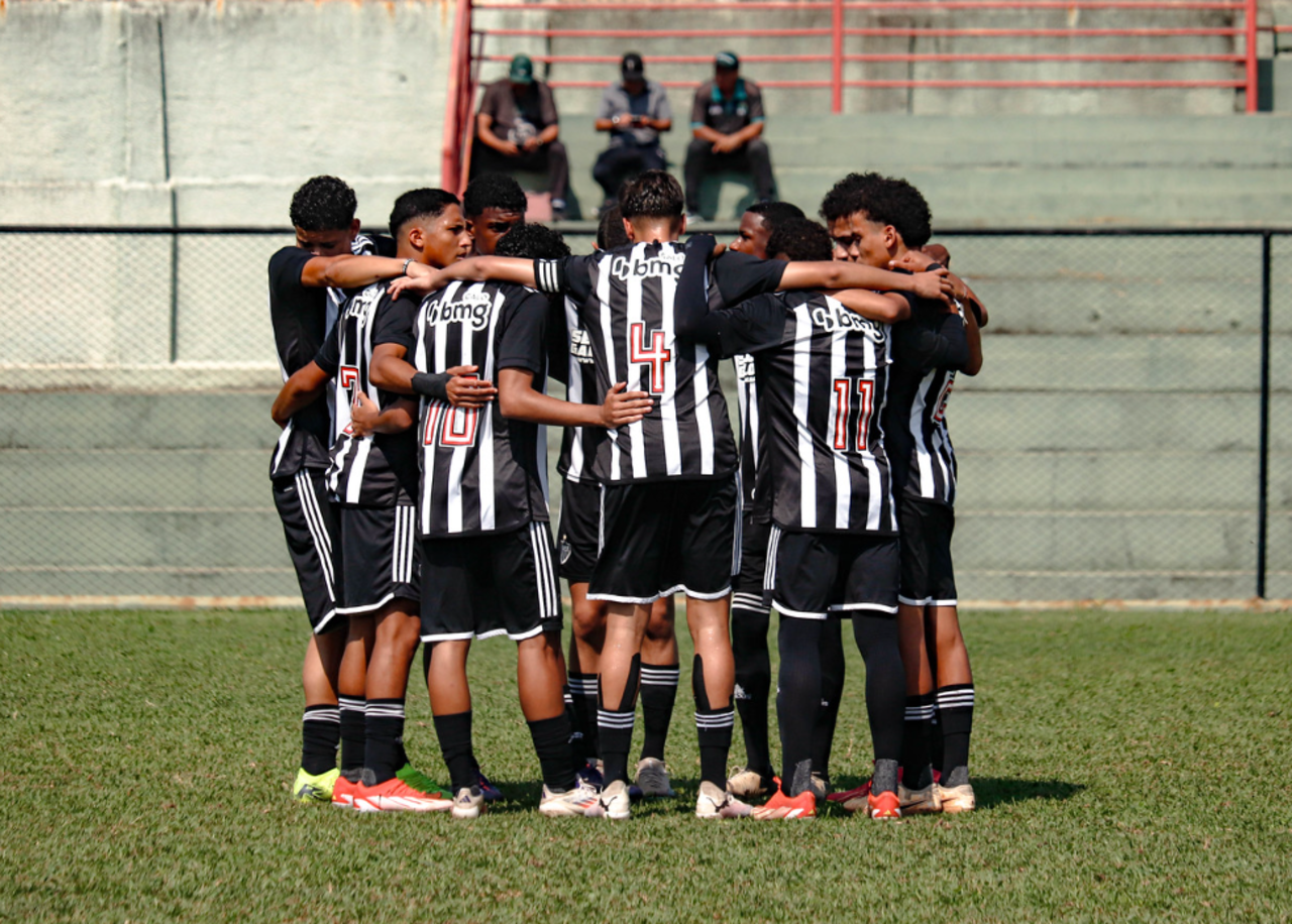 Atlético sub-15 salvou o dia nas categorias de base do alvinegro