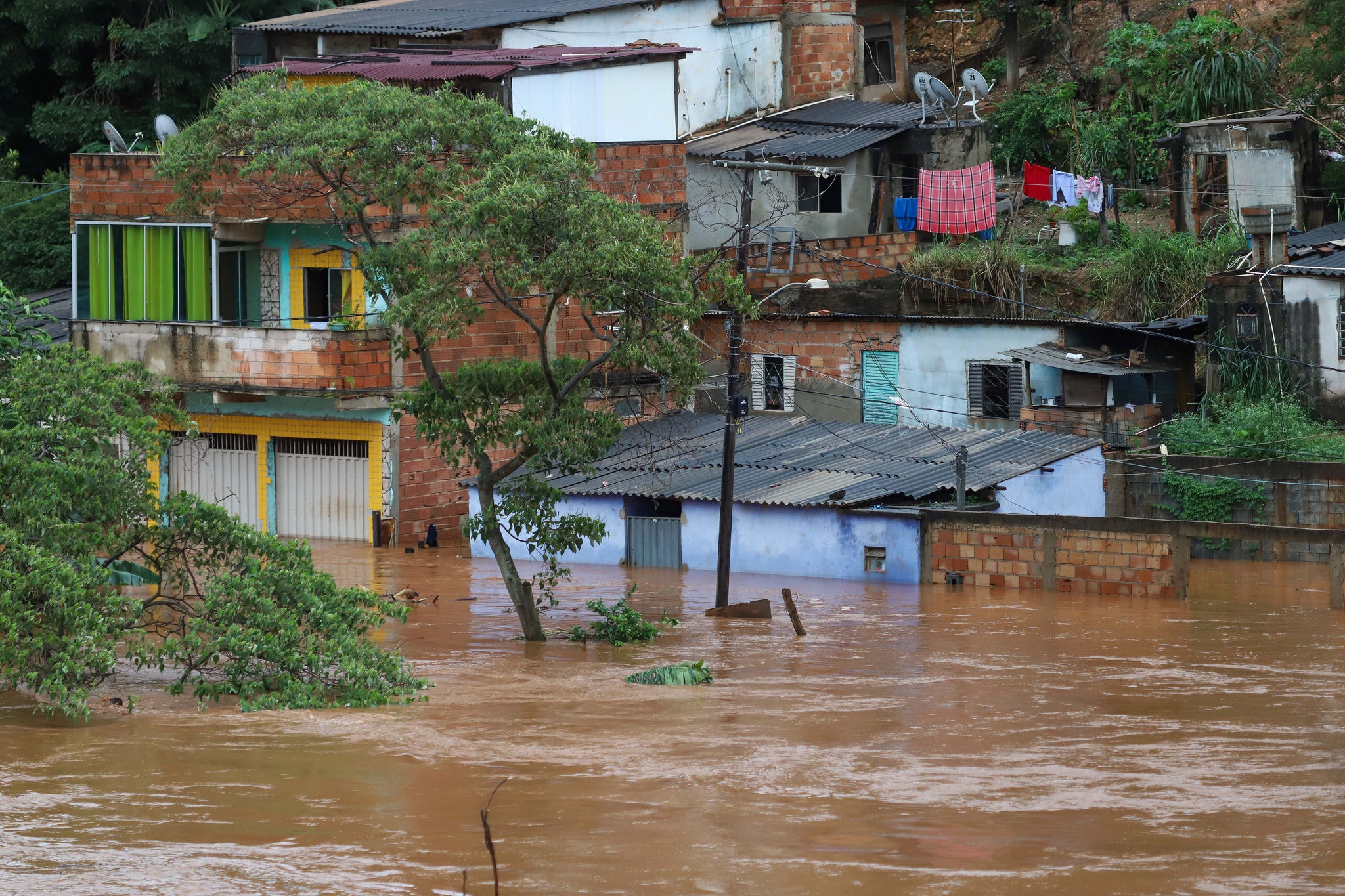 Mais da metade das cidades mineiras convivem com o risco alto de desastres ambientes