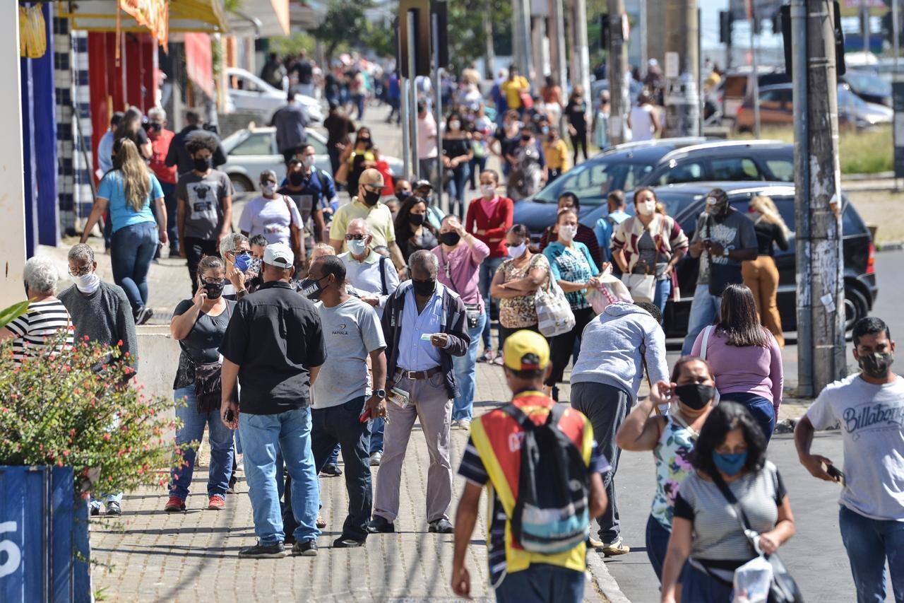 comércio reabre em contagem