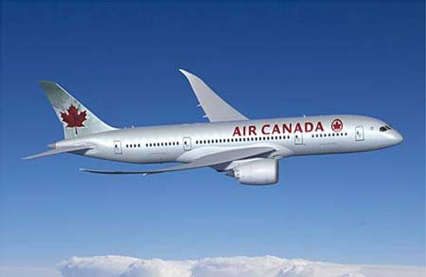 Passageira viajava de Quebec a Toronto e desembarcou com ajuda do motorista de um carro de bagagens