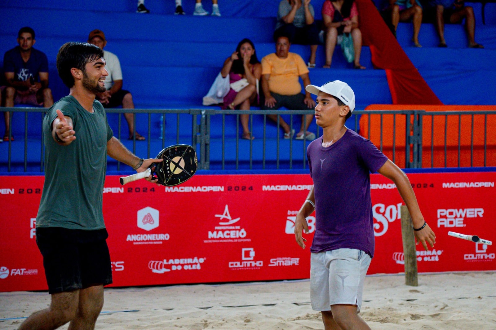 Lucas Cavalieri (verde) e Lucas Cahu (roxo) no Macena Open