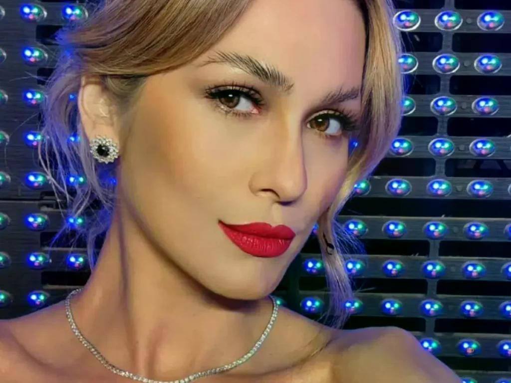 Lívia Andrade usou as redes sociais para mostrar aos fãs como curtiu o feriado