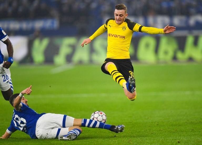 Borussia vence Schalke e mantém nove pontos de vantagem para Bayern