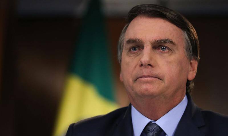 A aprovação de Bolsonaro subiu mais entre os pesquisados com menor grau de instrução