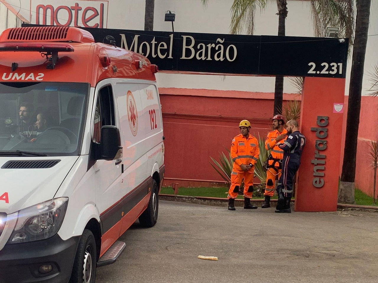 Movimentação em frente ao motel em BH