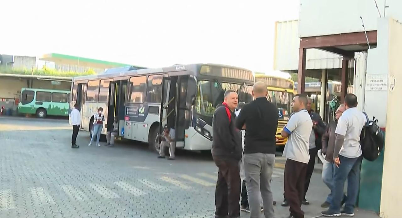 Motoristas fazem paralisação nesta terça-feira