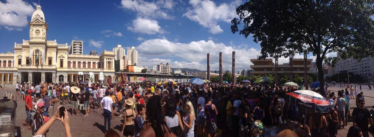 Carnaval na Praça da Estação sábado