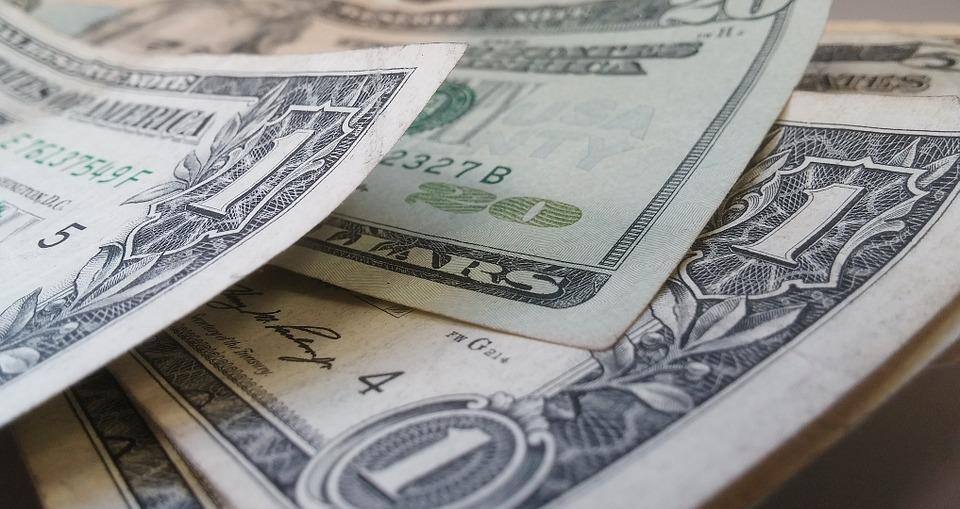 Dólar fechou com variação positiva de 0,03%