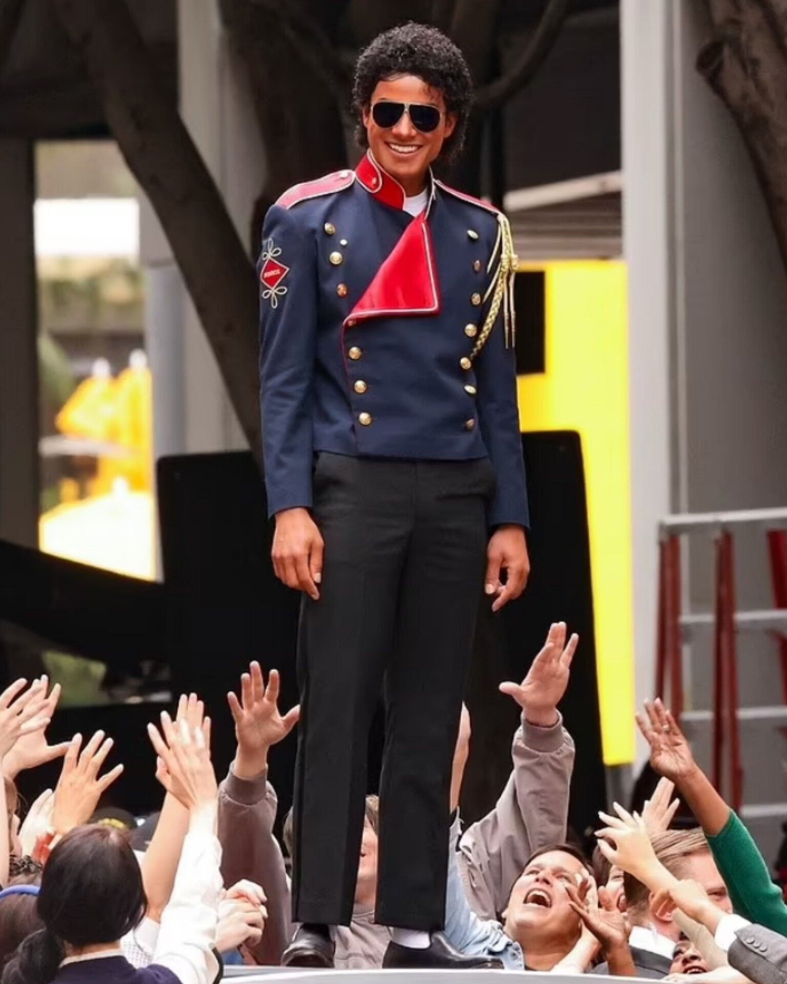 Jaafar Jackson é Michael Jackson em fotos da cinebiografia