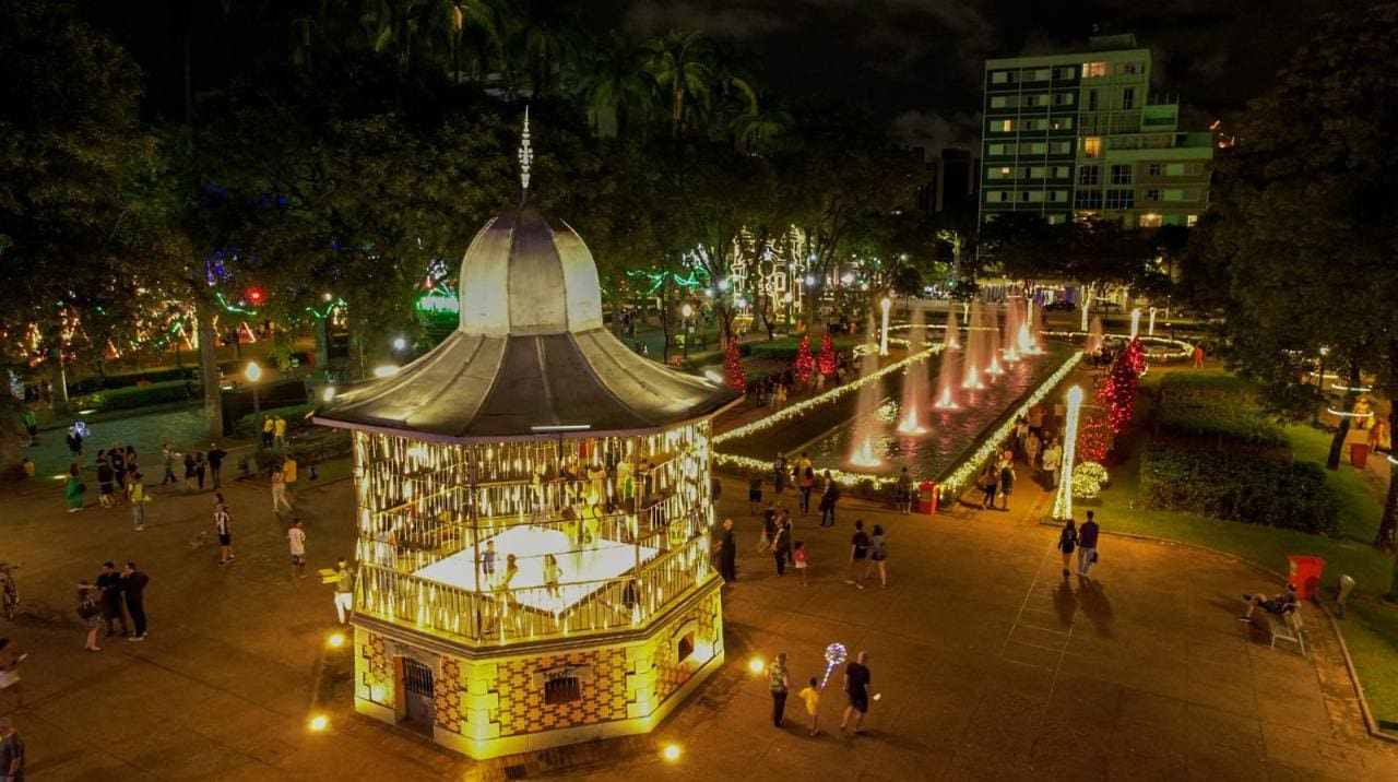 Iluminação de Natal na Praça da Liberdade em 2022