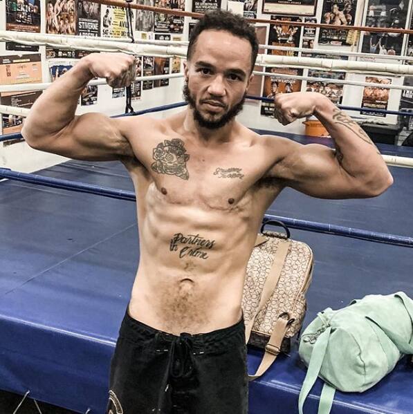 Primeiro atleta transgênero no boxe, Pat vence em sua estreia no torneio masculino