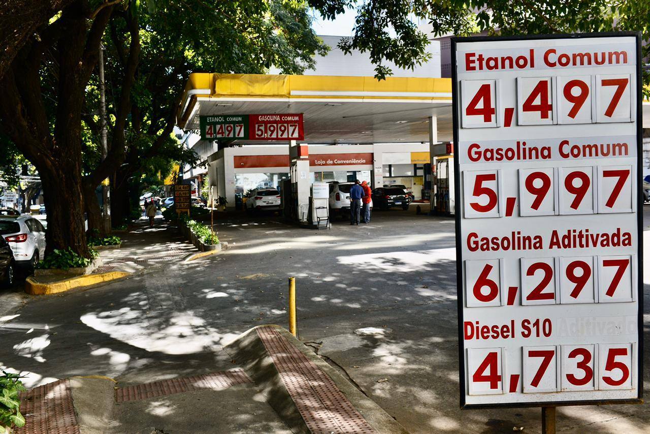 Posto em BH vende gasolina a quase R$ 6
