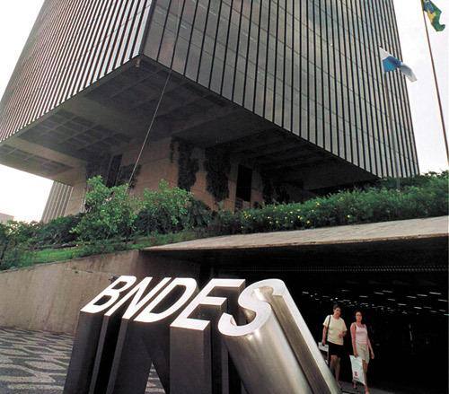 Capitalização do BNDES é um dos motivos do aumento da dívida