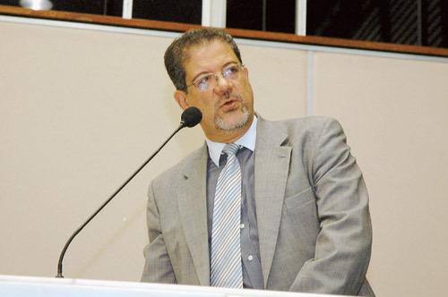 DataTempo O peemedebista Luiz Tadeu Leite lidera com 42,72% dos votos na pesquisa estimulada