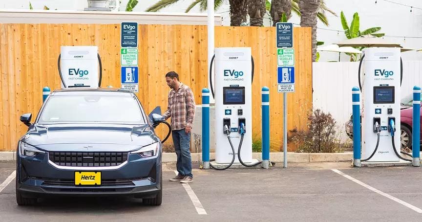 Hertz irá se desfazer de frota de 20 mil carros elétricos devido aos custos elevados de manutenção