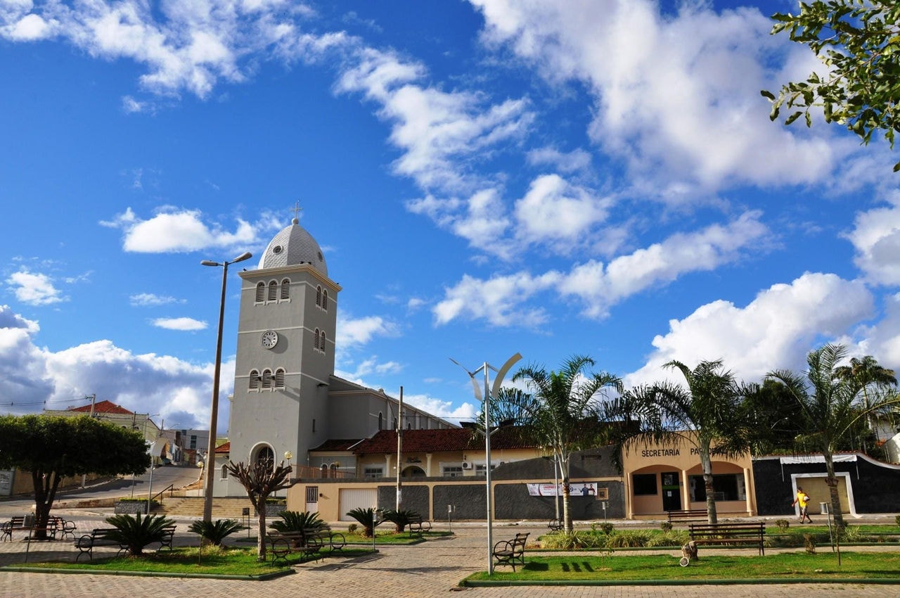 Araçuaí, no Vale do Jequitinhonha, marcou 44,8°C nesse domingo