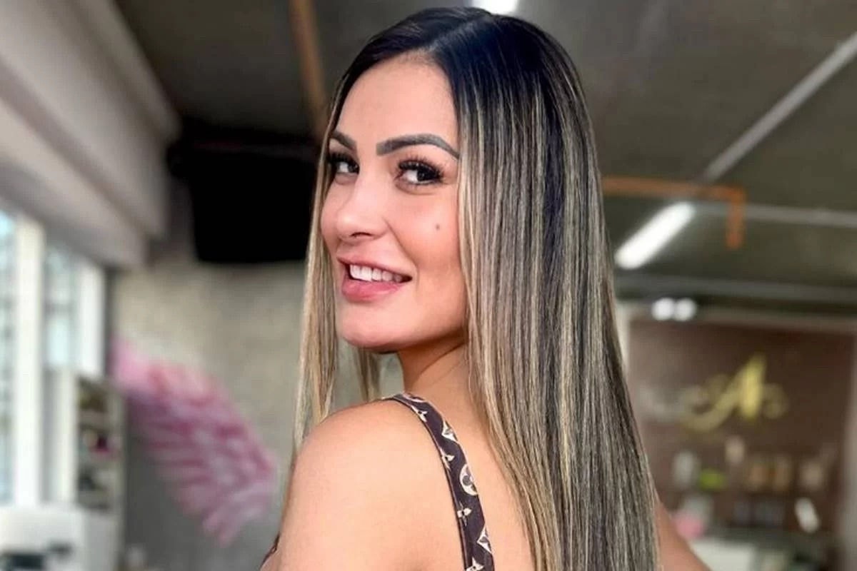 Andressa Urach desiste de engravidar de ator pornô 