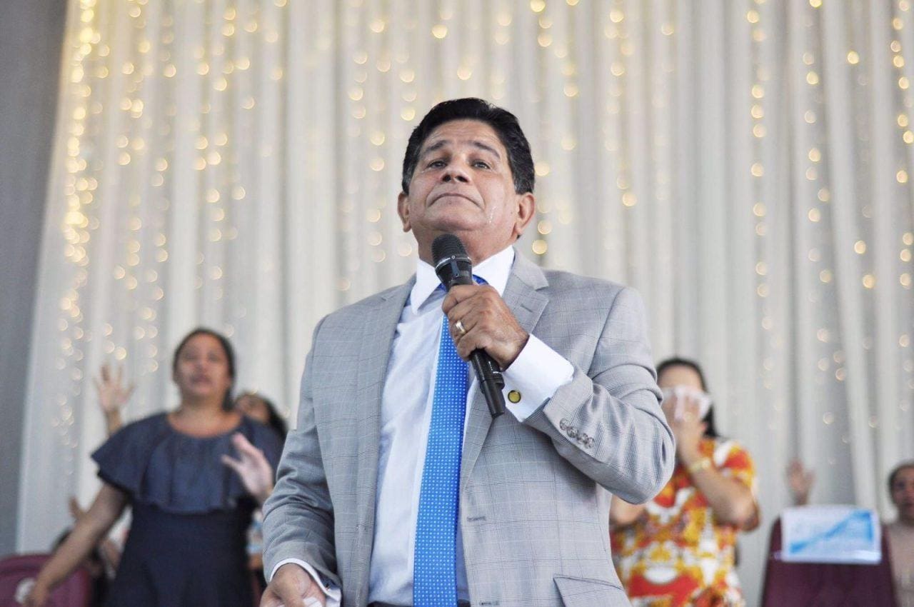 O pastor Gilmar Santos também é alvo de uma acusação formal do Ministério Público de Goiás por manter uma empresa de fachada