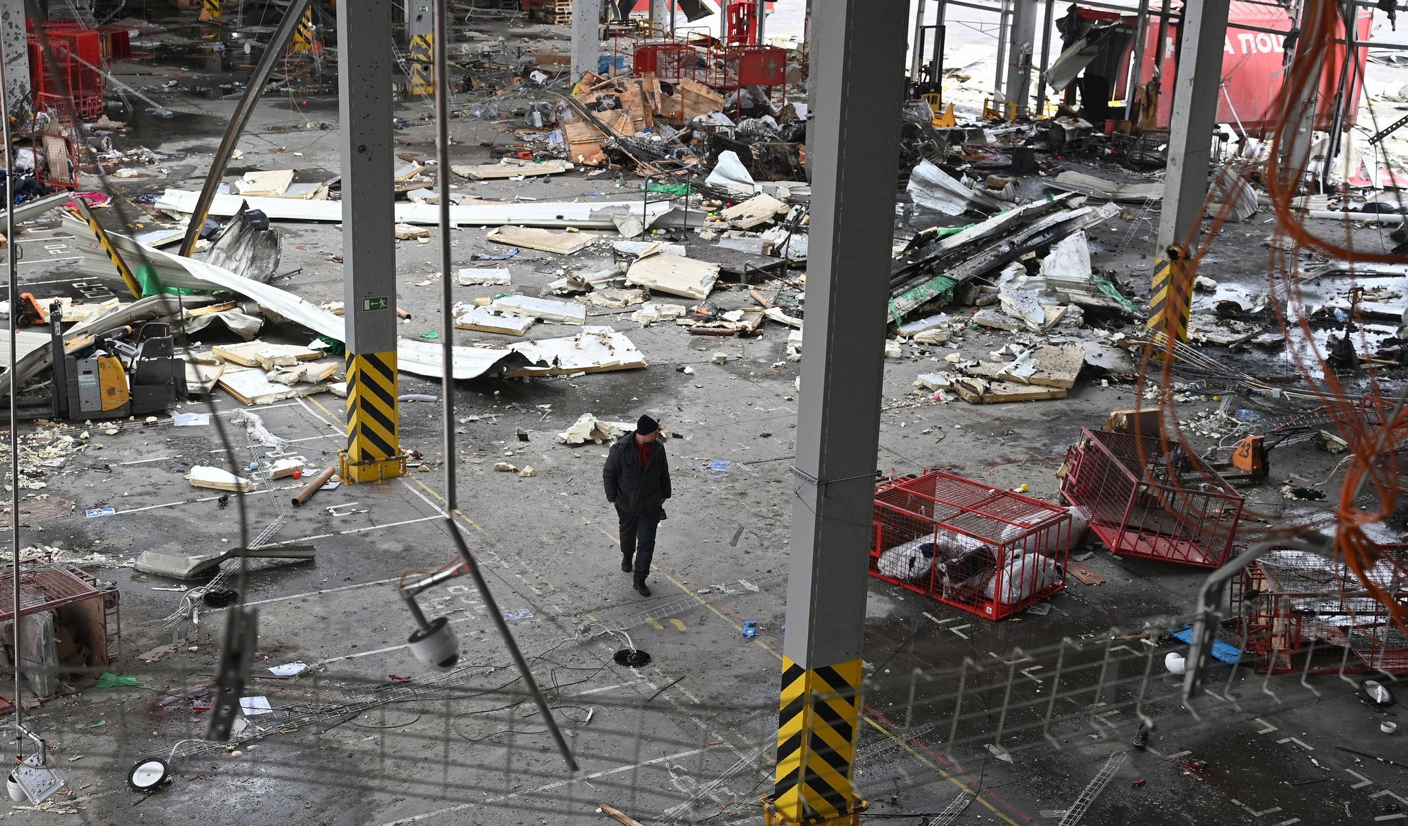Unidade dos correios da Ucrânia, atacada por bombas russas no sábado (21/10/23)