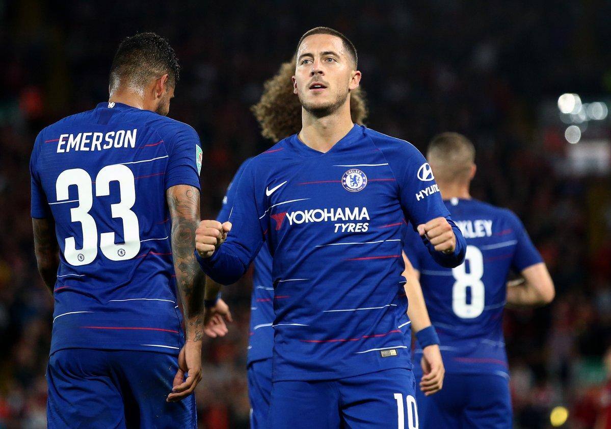 Brasileiro marca e Chelsea elimina Liverpool de virada na Copa da Liga Inglesa