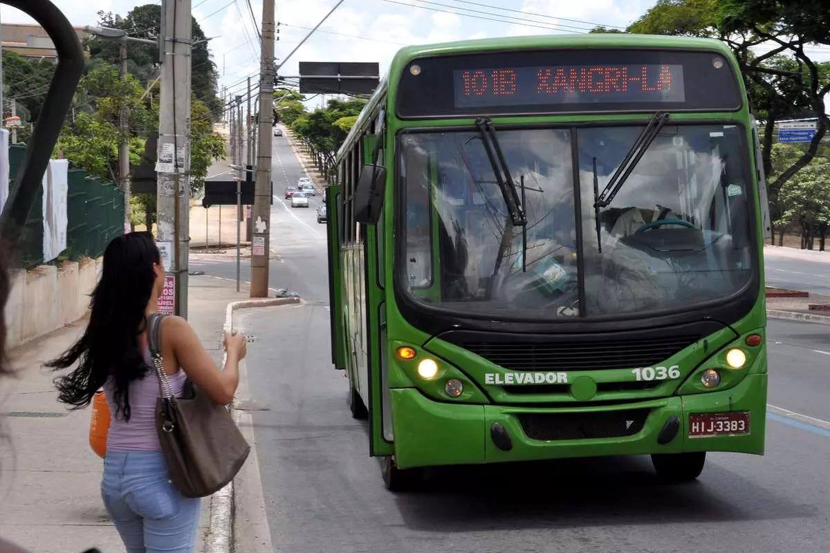 Grupo de motoristas anuncia greve em Contagem, mas sindicato nega adesão