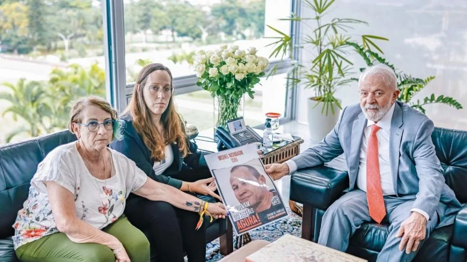 Lula com Mary Shohat e Hen Mahluf, irmã e filha de Michel Nisembaum, no Palácio do Planalto
