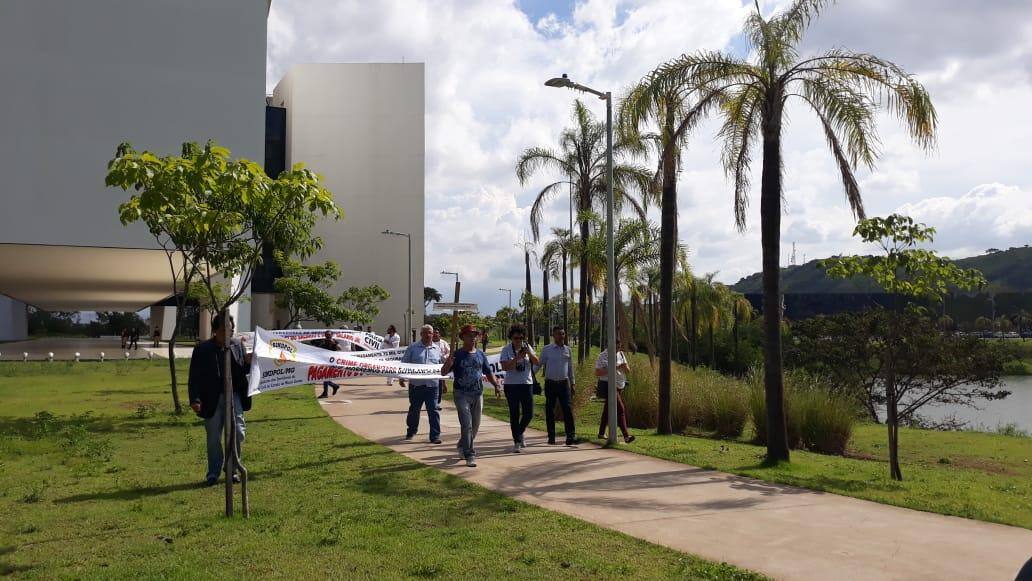 Sindicatos e associações apoiam protesto