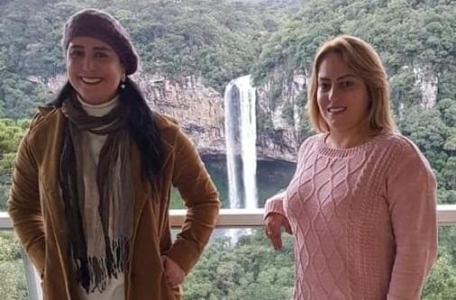 Ameaças começaram depois que Darciana Paschoalino (E) e Emiliane Tavares (D) voltaram de uma viagem à Europa