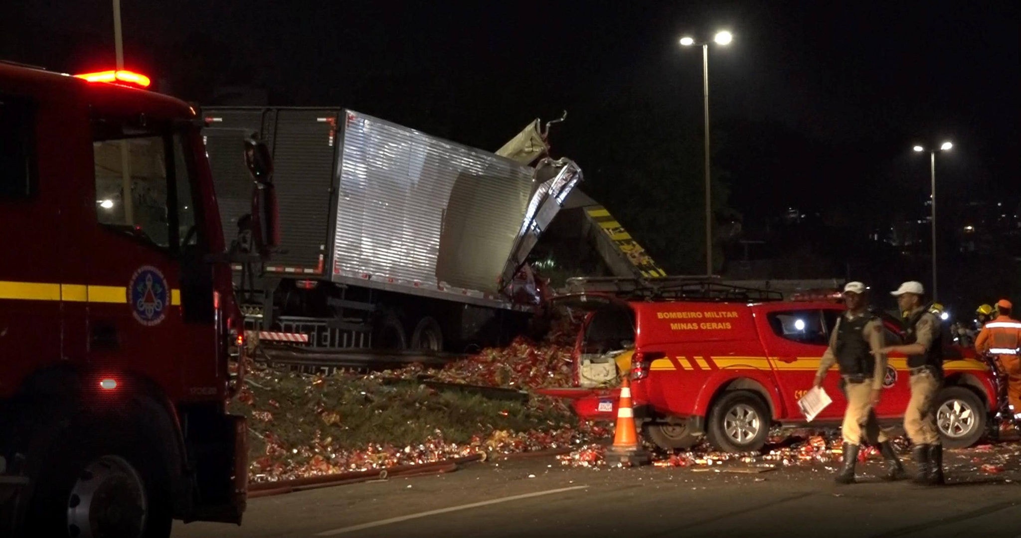 Acidente envolvendo nove veículos para o Anel Rodoviário nessa sexta-feira (10)